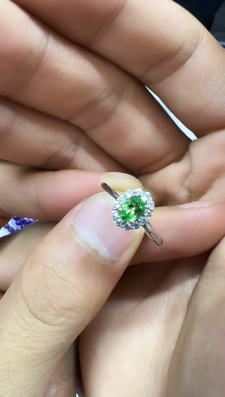 银S925镶嵌戒指石榴石（沙弗莱）1220m016多样性发其一