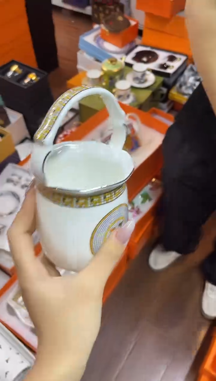 杯鸿辉家品牌瓷器，京东包邮！