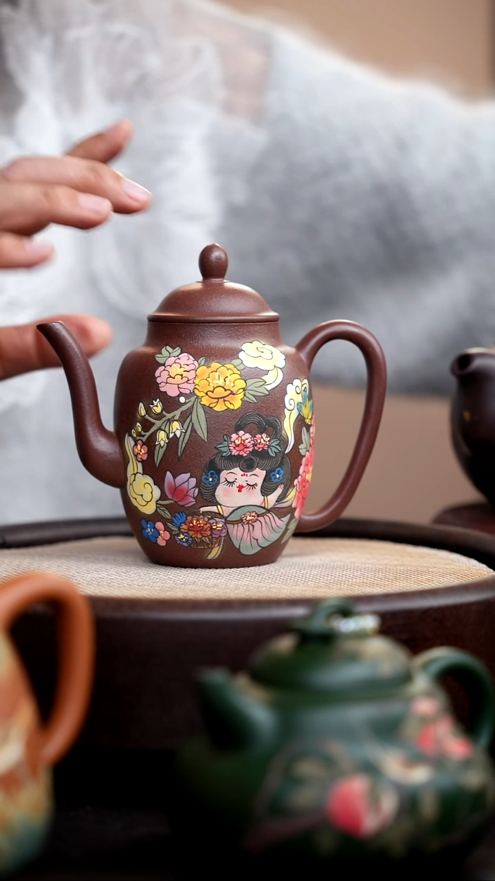 茶壶紫砂沉香泥宫灯泥绘唐美人