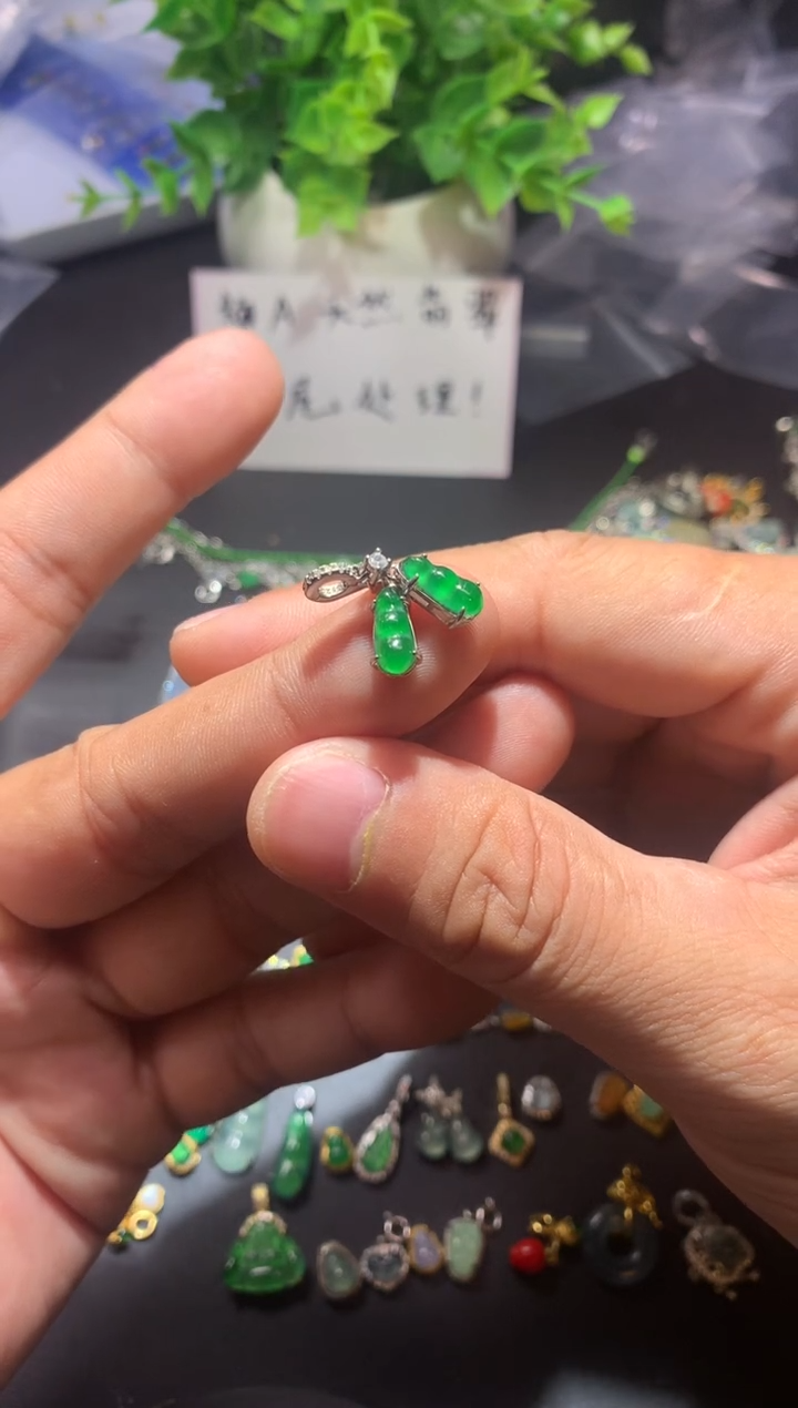 吊坠(不含链)未镶嵌翡翠M****i1