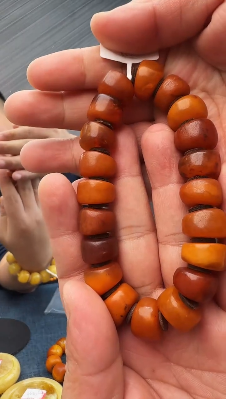 蜜蜡未镶嵌珠宝奇石假一罚十植物珀33 ，15多样性发其一