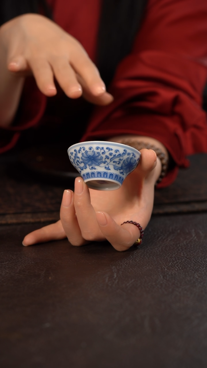 【闪购商品】杯聚澜堂凤尾花折腰杯