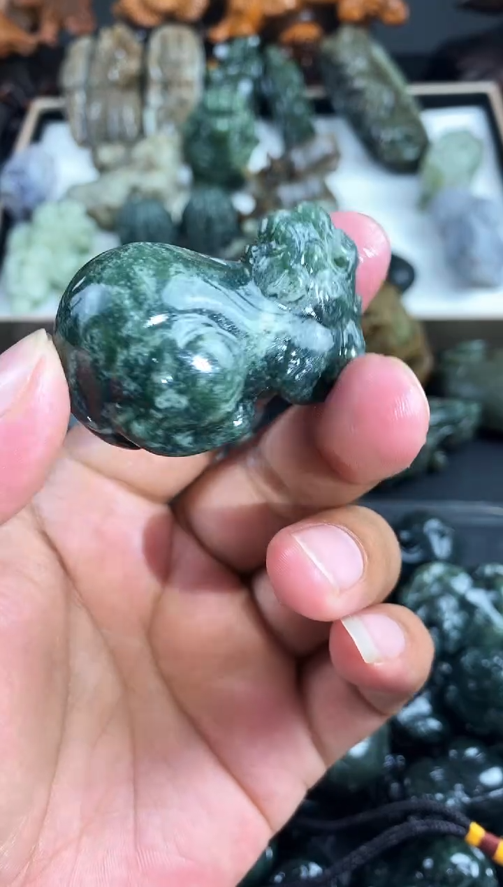 和田玉未镶嵌颈饰1