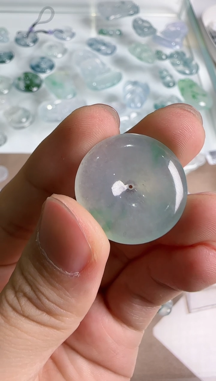 【闪购商品】翡翠吊坠(不含链)未镶嵌··