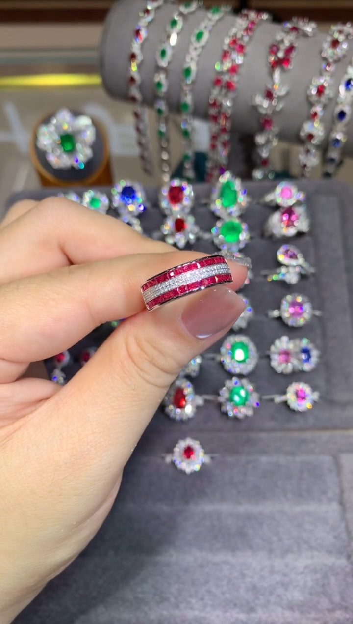 18K金镶嵌戒指红宝石1.98ct