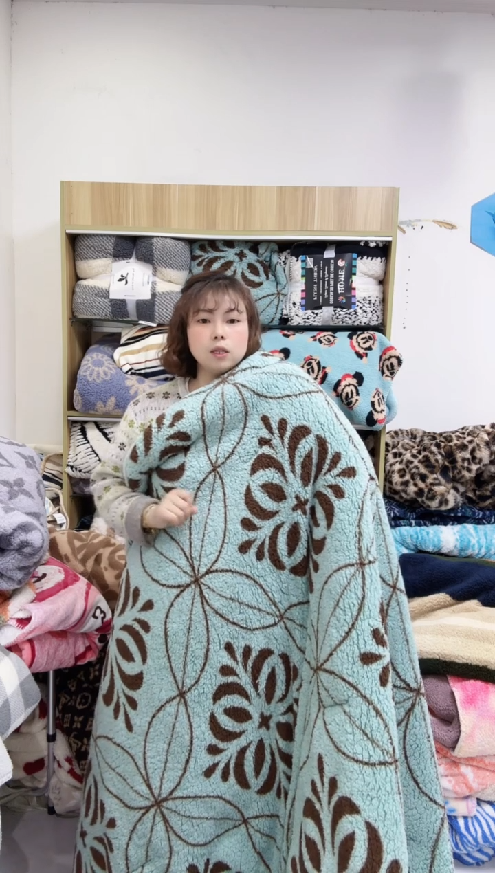 聚酯纤维2*2.3 罗三层被子