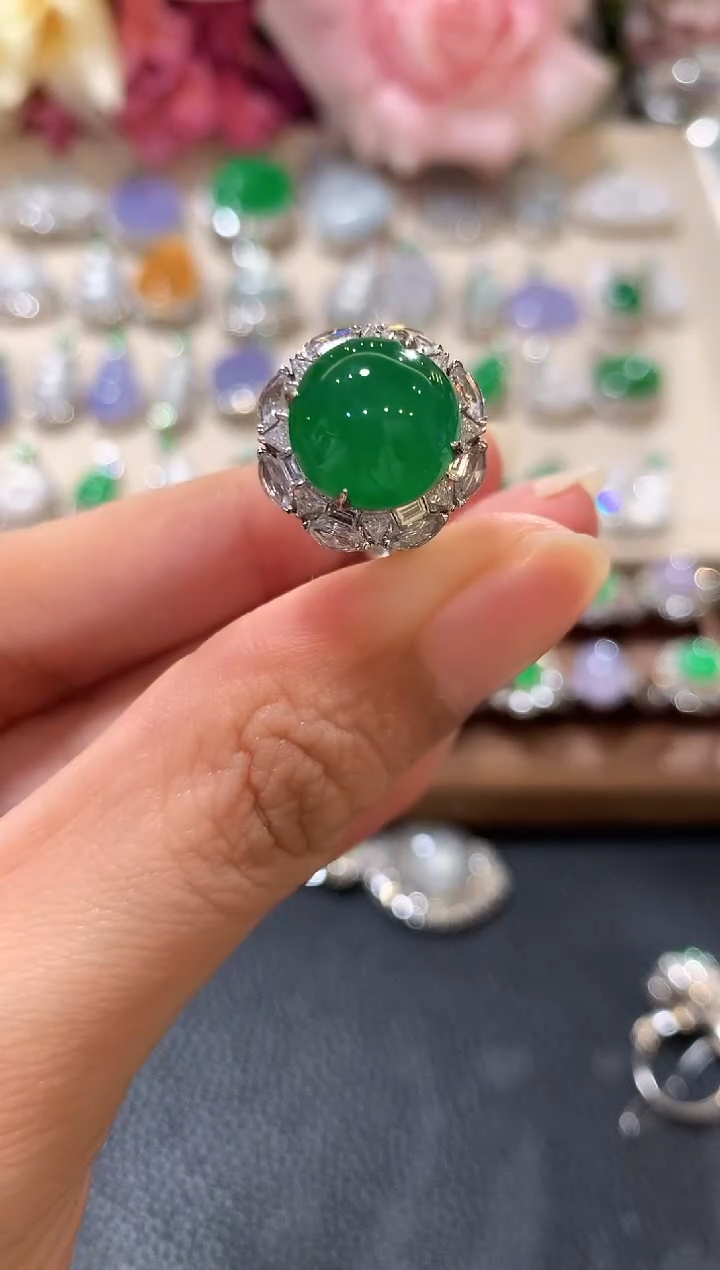 18K金镶嵌戒指翡翠姜**～v11  