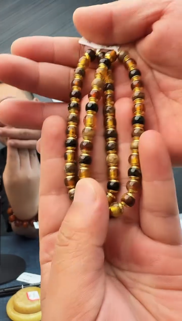 蜜蜡未镶嵌珠宝奇石假一罚十，多样性发其一