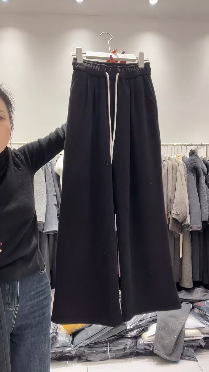 商贸城锦汐里女装批发007