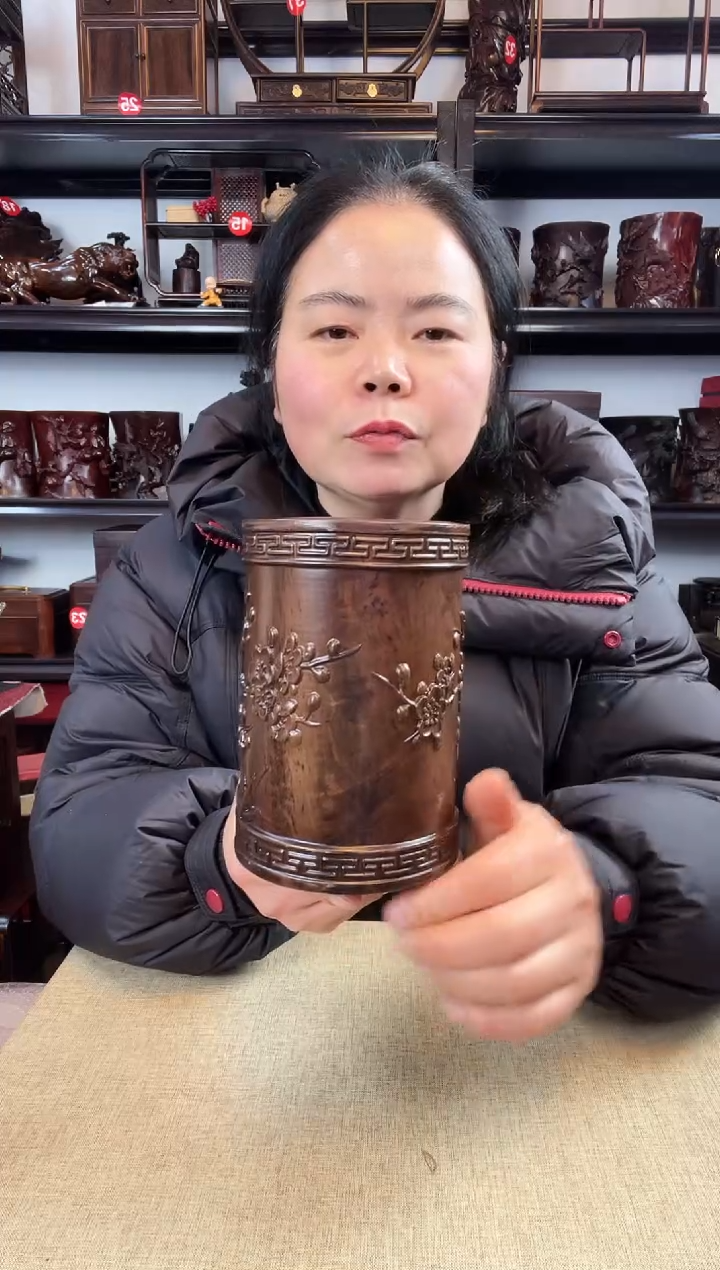 木老李红木工艺品喜上眉梢笔筒