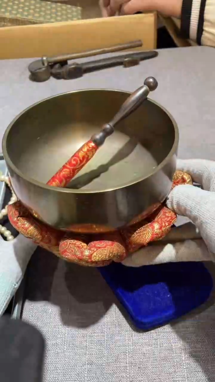 铜缠 缠        
