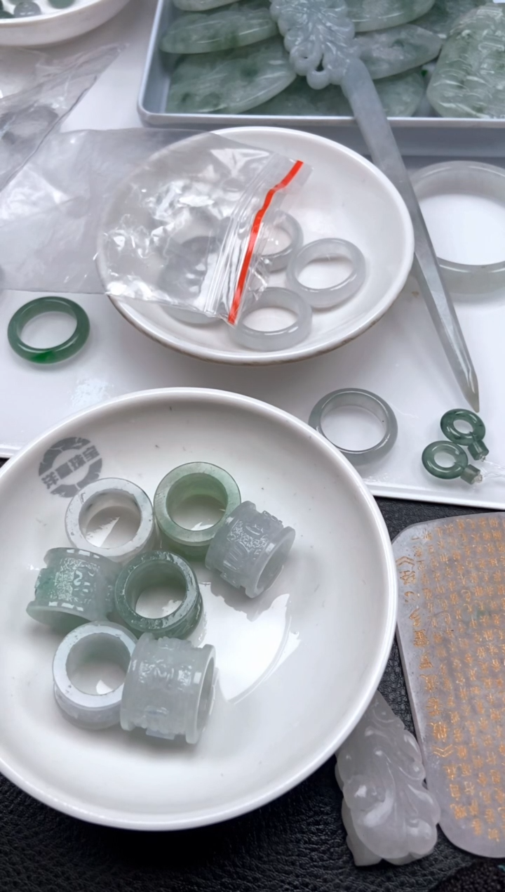 未镶嵌定制翡翠挂件