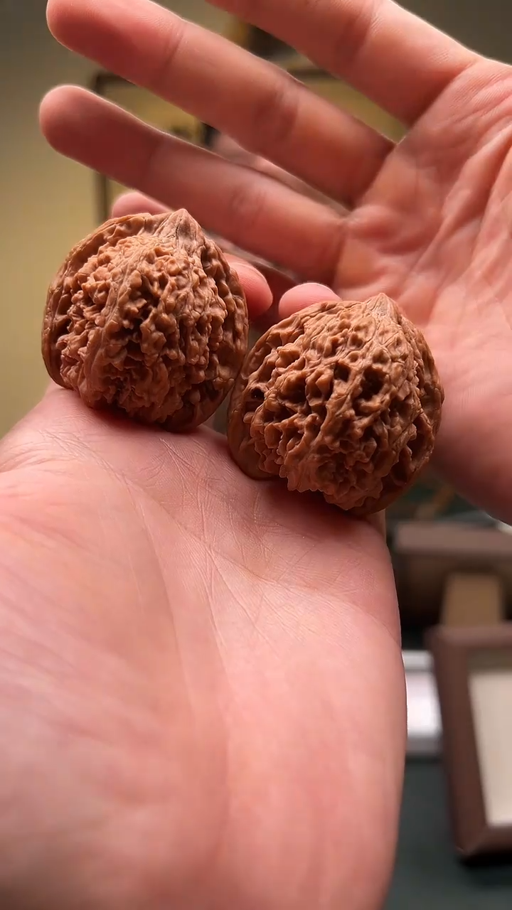 【闪购商品】文玩核桃把件41mm 满天星文玩核桃一对 3号