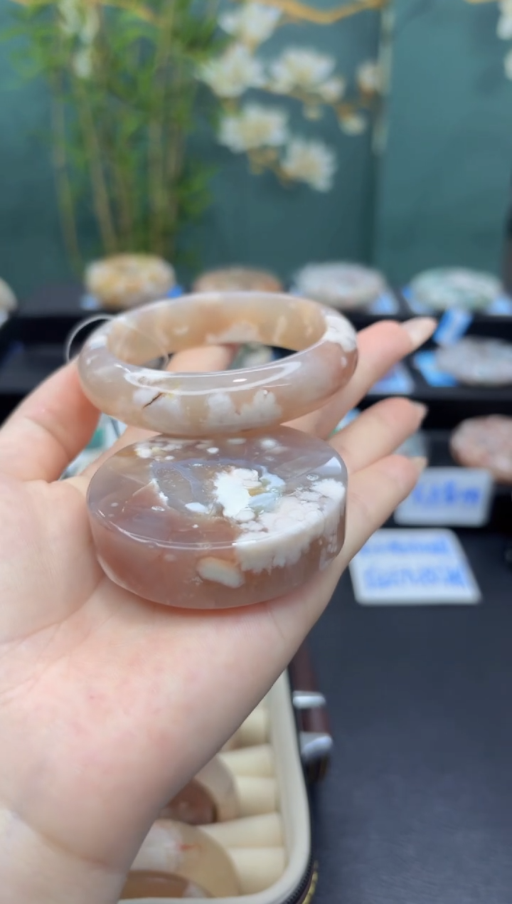 【闪购商品】石英质玉未镶嵌手镯C543(57圈赠送镯心)