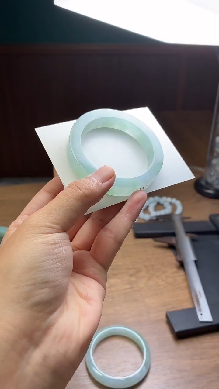 未镶嵌手镯定制翡翠**定制