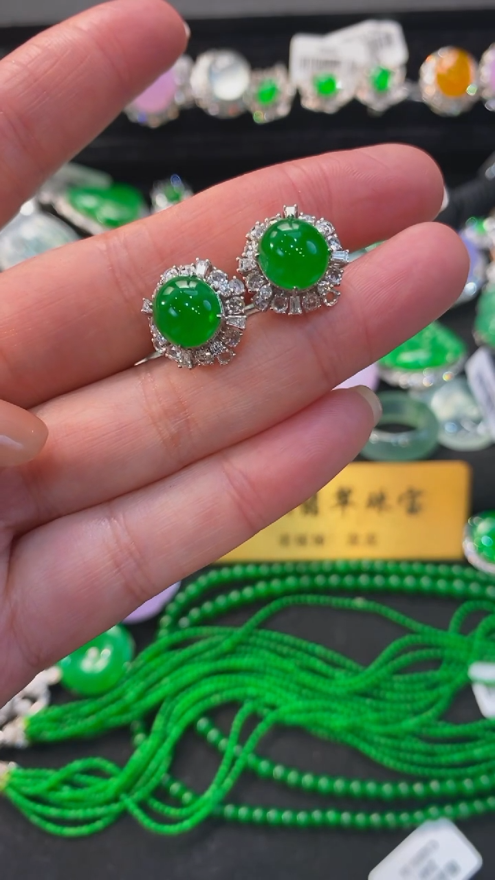 【闪购商品】翡翠颈饰未镶嵌耳钉