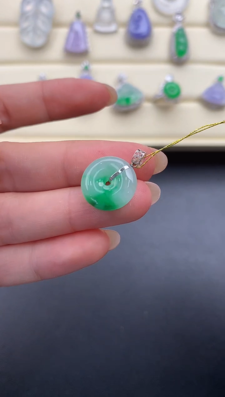 【闪购商品】翡翠颈饰18K金镶嵌Q377     