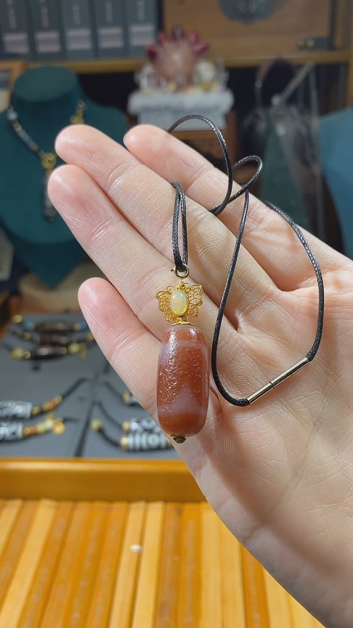 18K金镶嵌颈饰玛瑙/玉髓（覆膜）C07727多样性发一