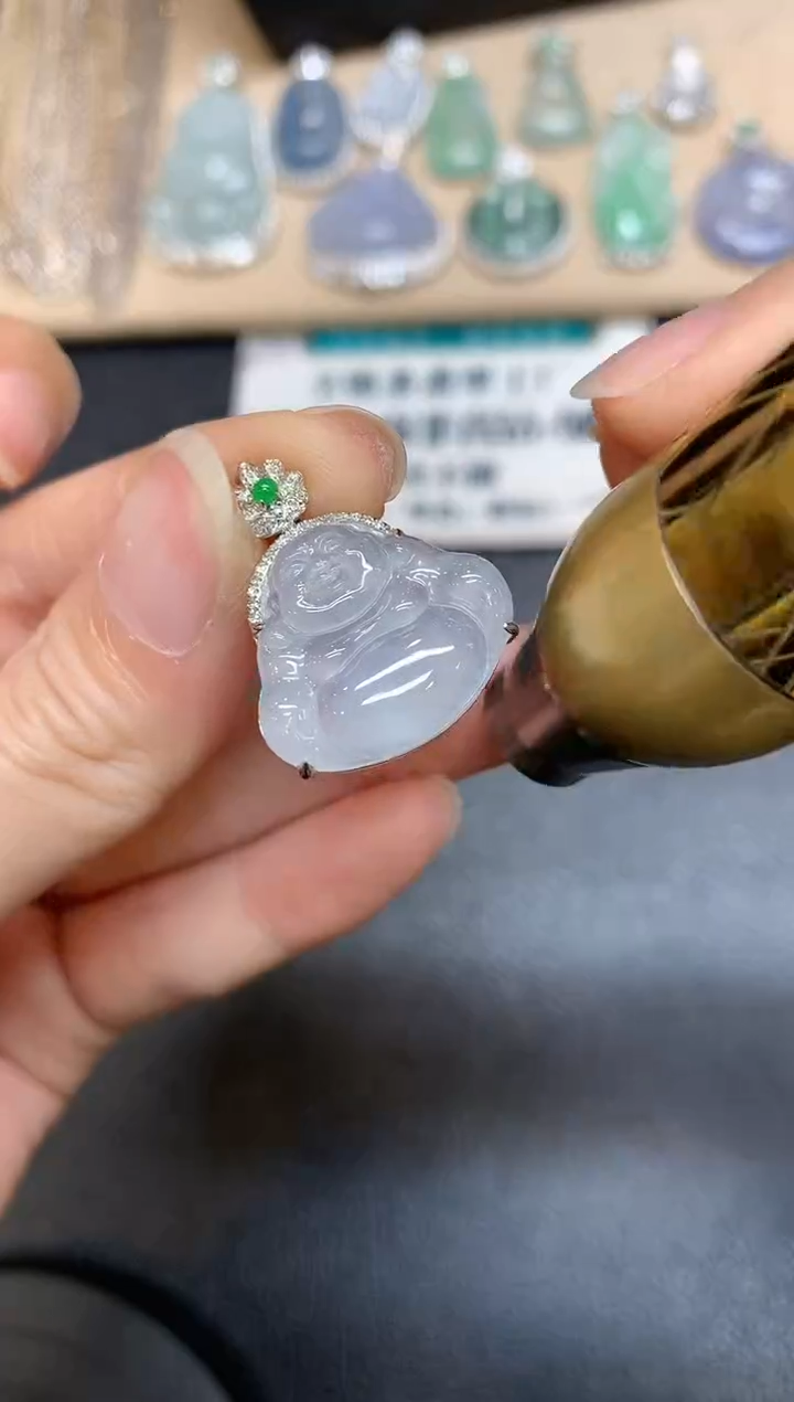 【闪购商品】翡翠颈饰18K金镶嵌佛公【无服务费