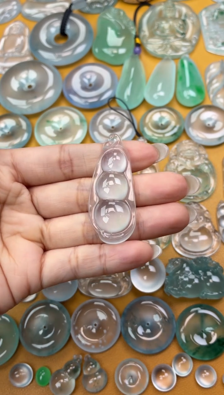 吊坠(不含链)未镶嵌翡翠52 豆子 48.7 20.5 6.4