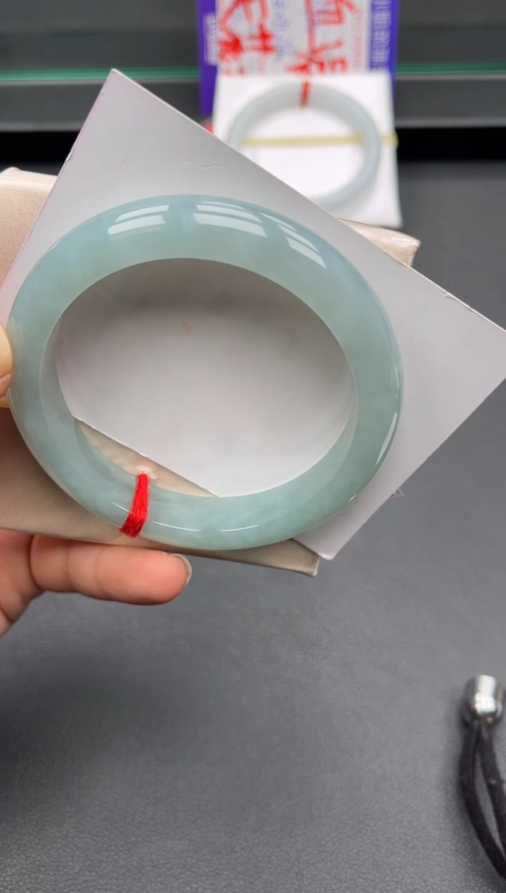 未镶嵌手镯翡翠多人