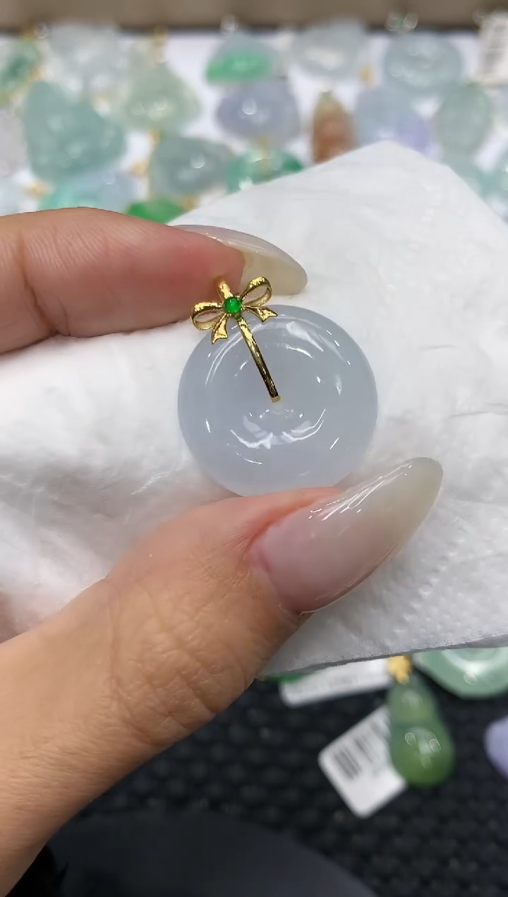 颈饰18K金镶嵌翡翠111111111111