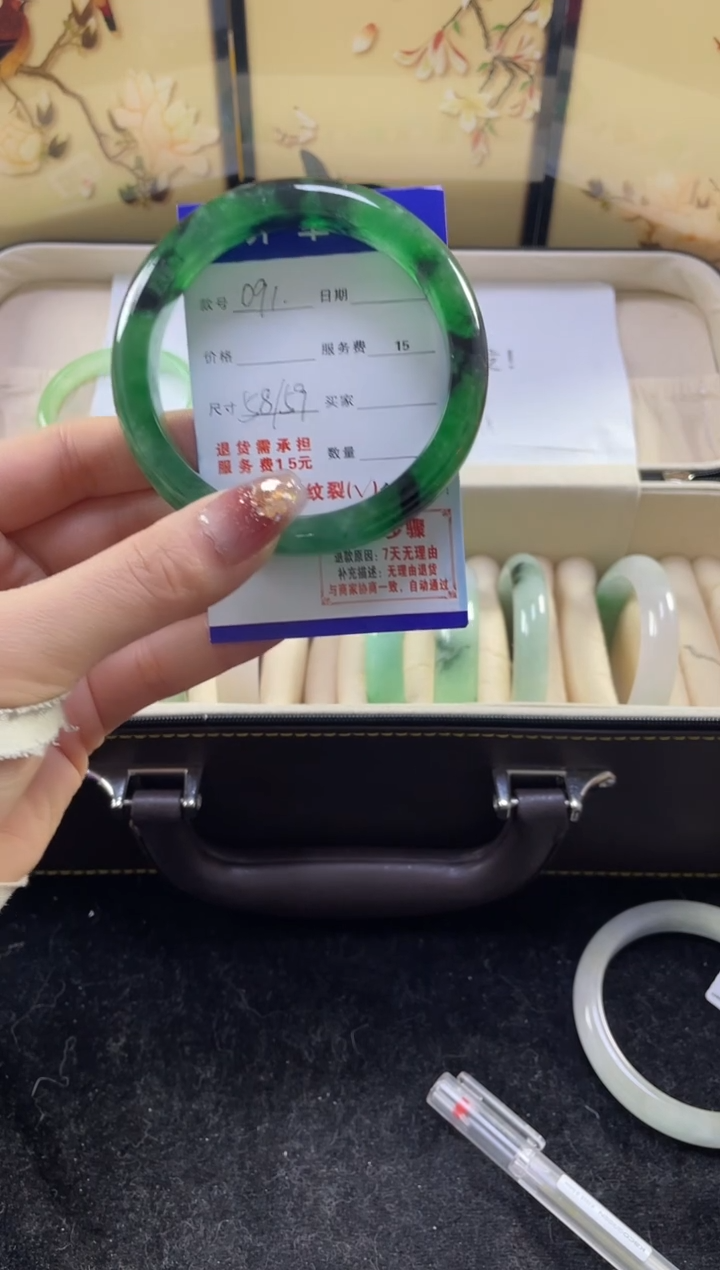 【闪购商品】翡翠手镯未镶嵌缅甸翡翠现货秒发091