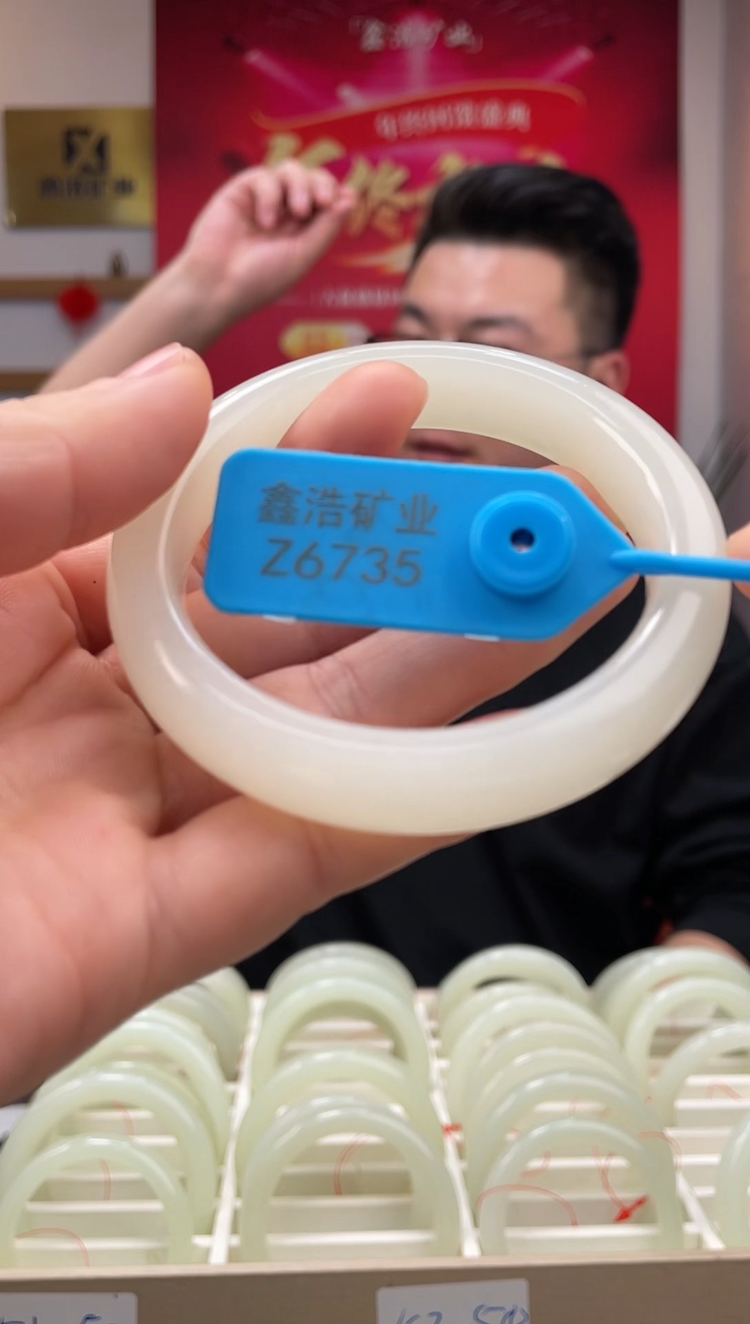 【闪购商品】和田玉手镯未镶嵌白胶猫 Z6735 圈口58