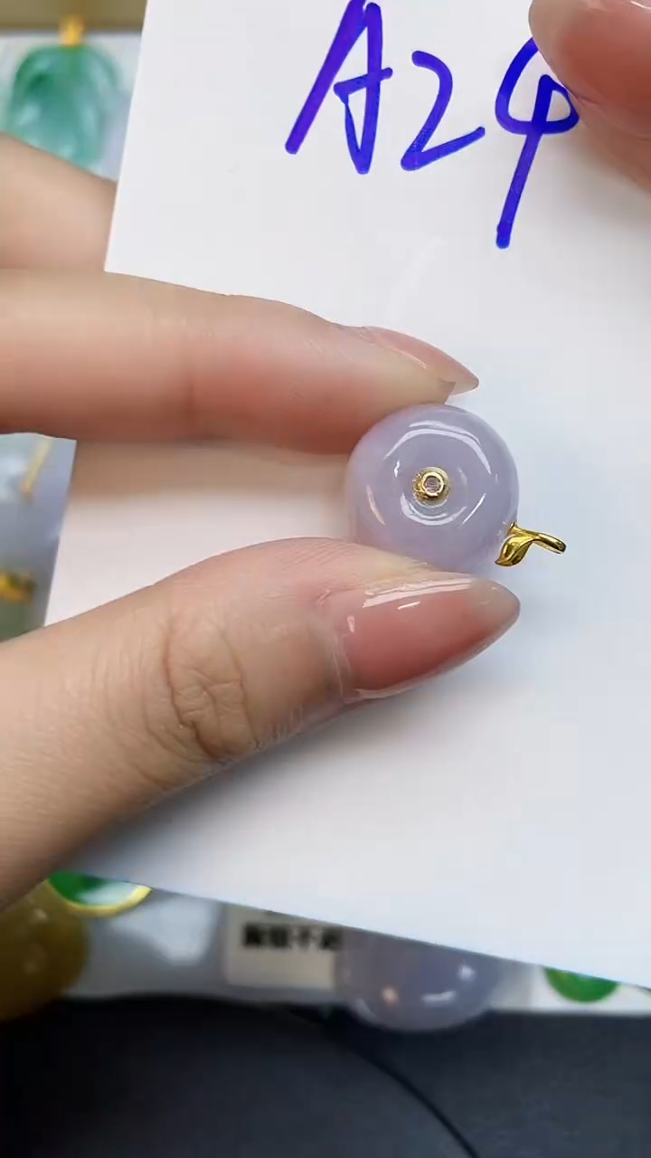 翡翠18K金镶嵌颈饰0000000000