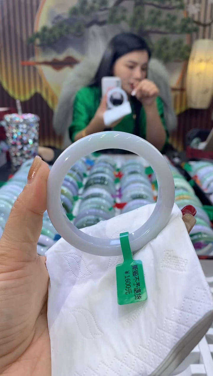 【闪购商品】翡翠手镯未镶嵌多人00049