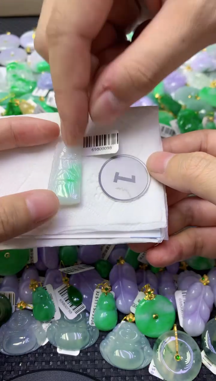 颈饰未镶嵌翡翠天然缅甸翡翠A货