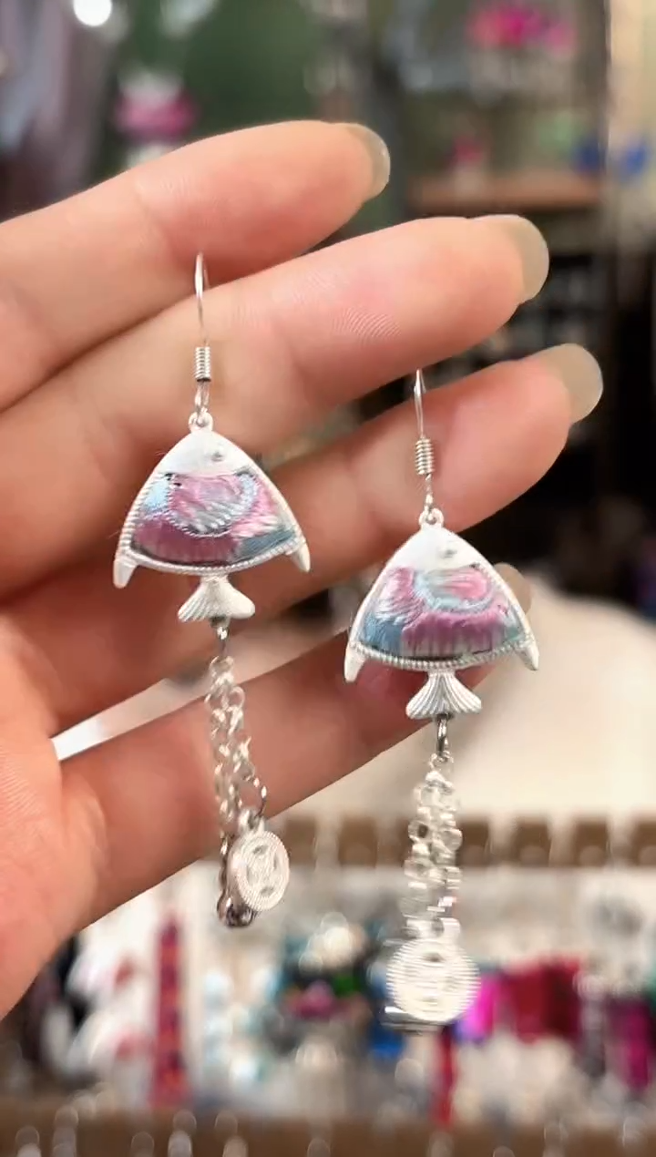 彩云南阁非遗老绣苗银饰品505