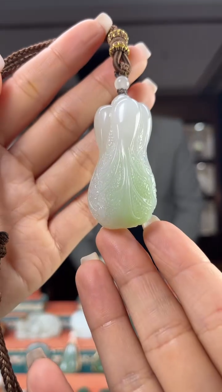 颈饰未镶嵌和田玉佩佩