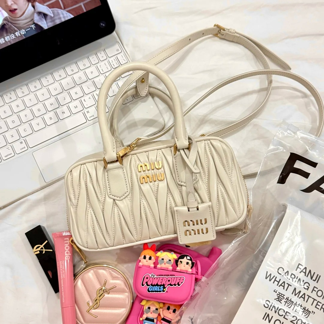 95新 MIU MIU/缪缪 保龄球褶皱小号白金 /98新/优选