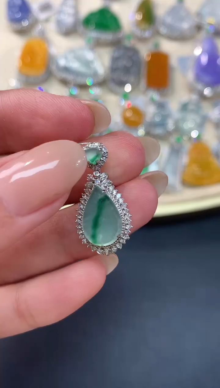 【闪购商品】翡翠吊坠(不含链)18K金镶嵌吊坠A284|4980