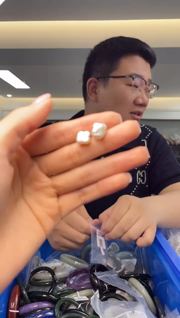 【闪购商品】淡水珍珠`银S925镶嵌多样性发一件