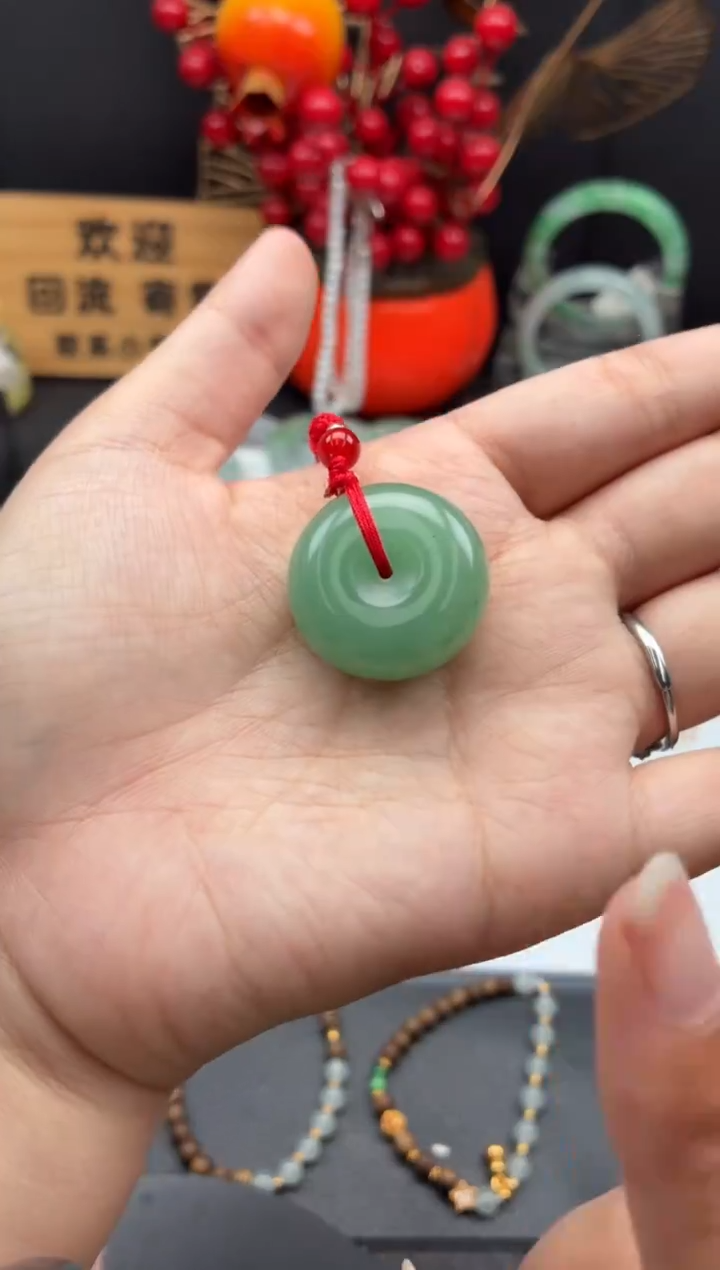 散珠翡翠吊坠吊坠