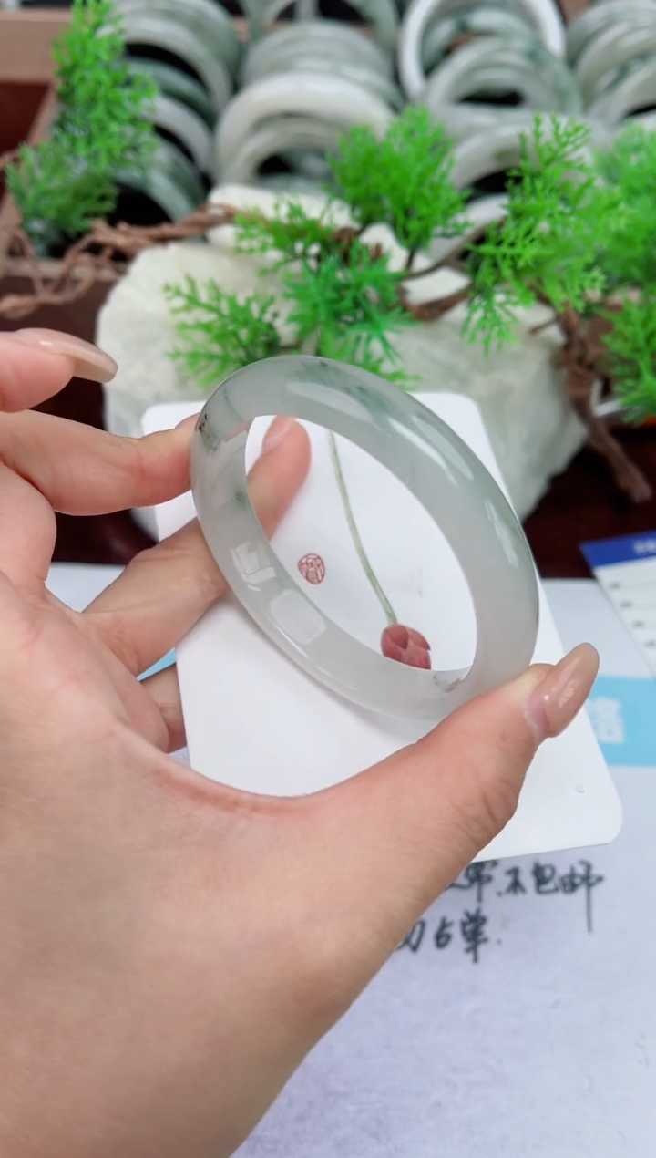 【闪购商品】石英质玉手镯未镶嵌200