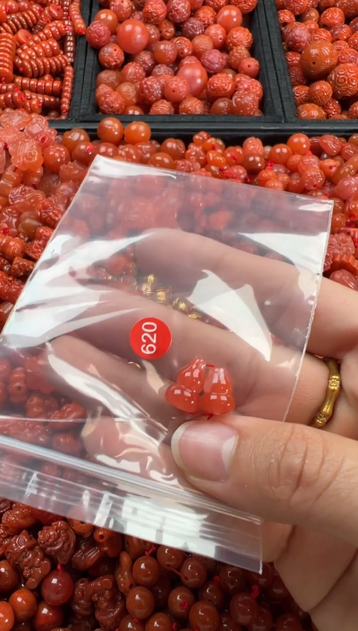 【闪购商品】南红玛瑙颈饰未镶嵌1