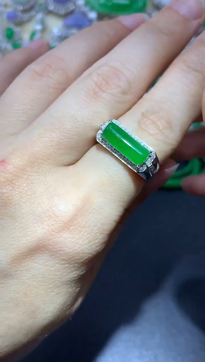 18K金镶嵌戒指翡翠615-中国好珍宝