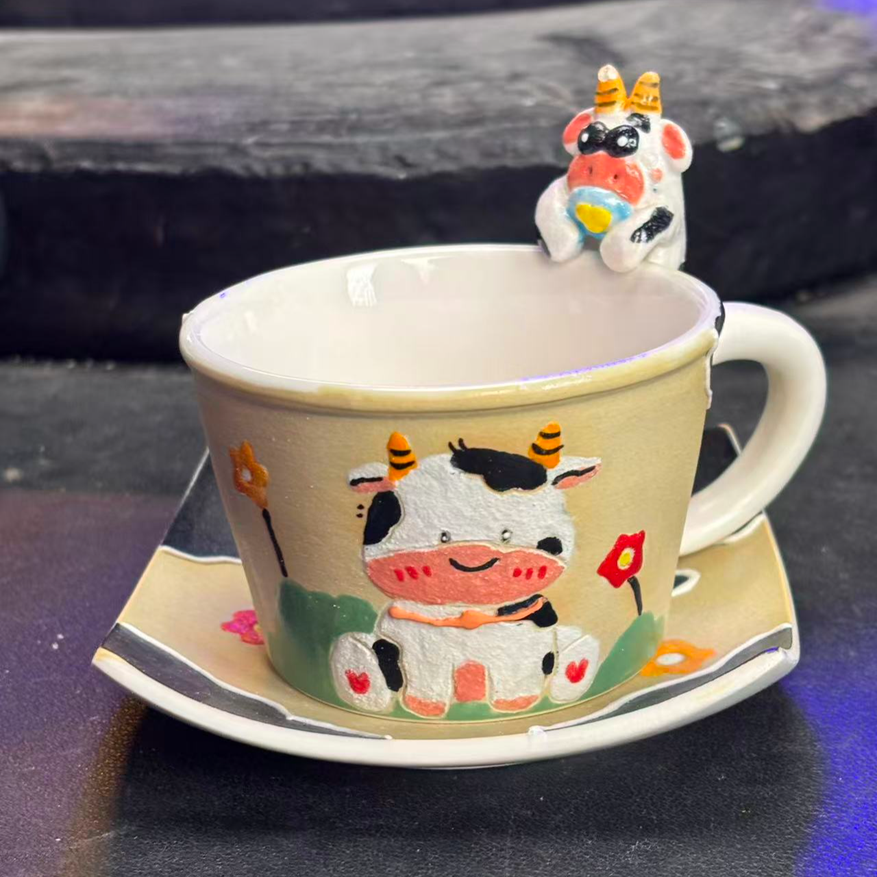 238小牛立体陶瓷杯碟套组