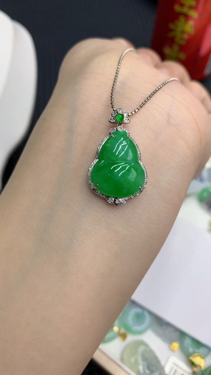 【闪购商品】翡翠颈饰18K金镶嵌            8