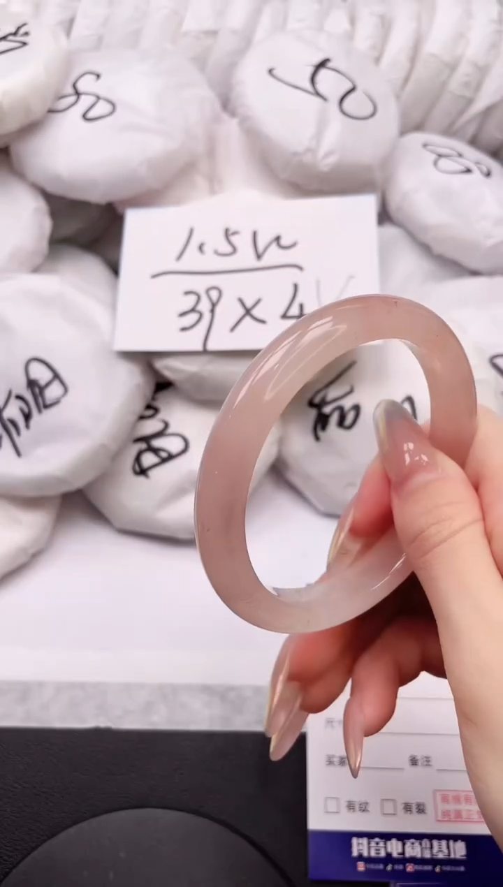 【闪购商品】石英质玉手镯未镶嵌5K76-61