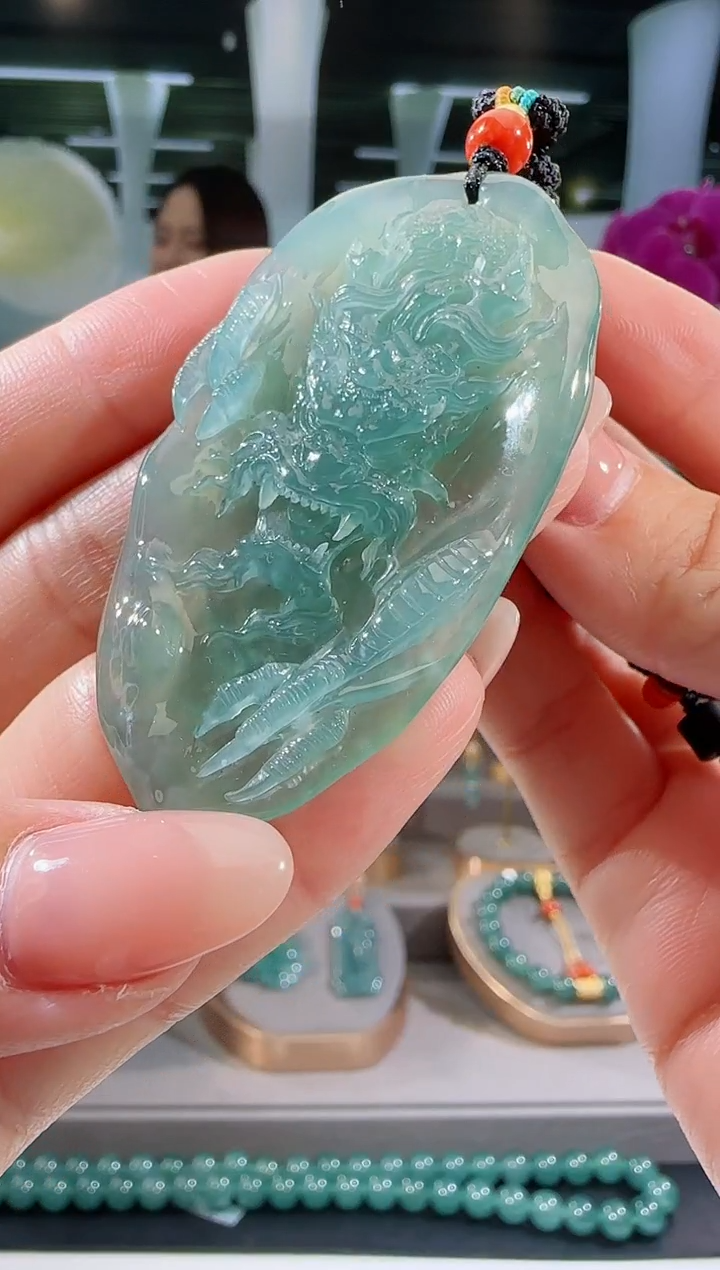 【闪购商品】翡翠吊坠(不含链)未镶嵌龙牌