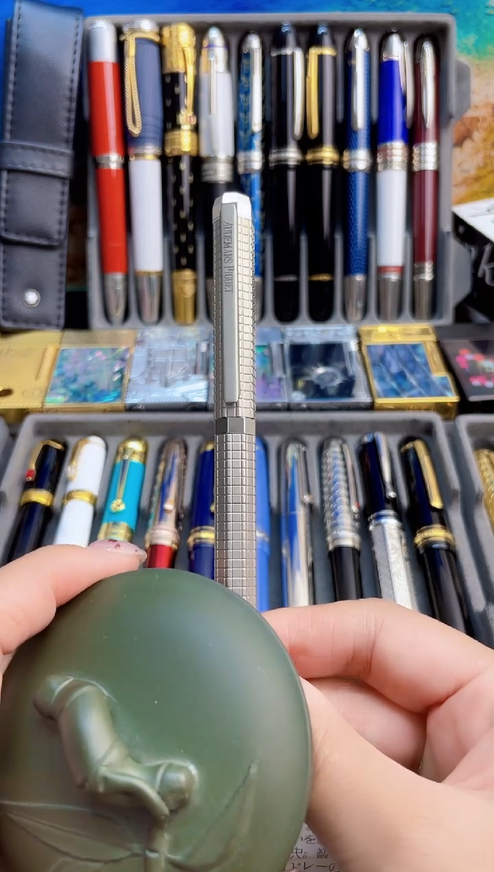 瓷片一***山hdghshdjh888