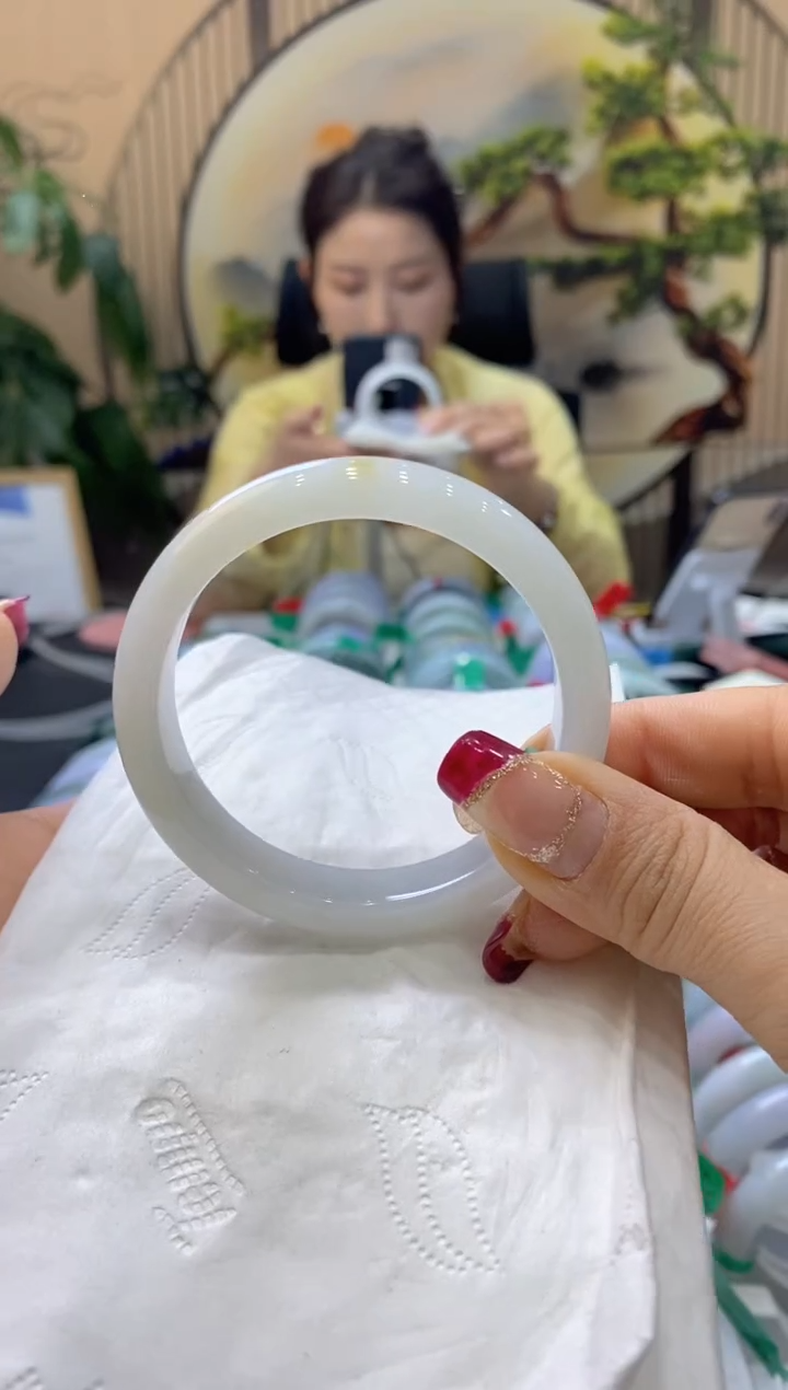 【闪购商品】翡翠手镯未镶嵌99908394
