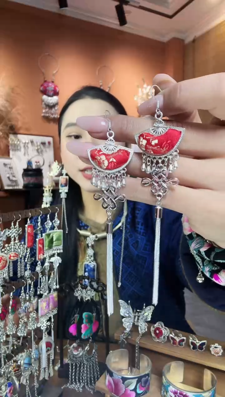 【闪购商品】刺绣纯手工民族风耳环