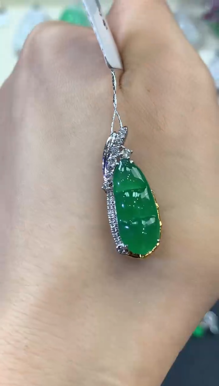 【闪购商品】翡翠吊坠(不含链)18K金镶嵌q29