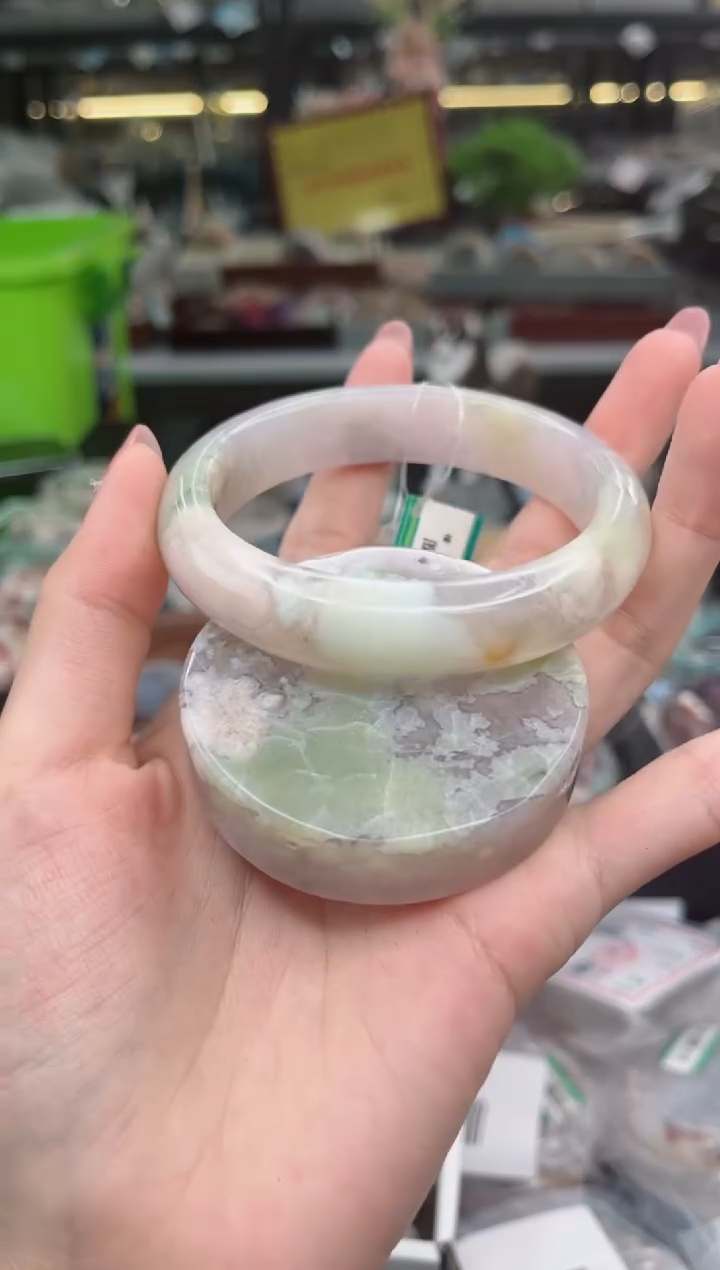 【闪购商品】石英质玉手镯未镶嵌59圈口（赠品镯心）3554718