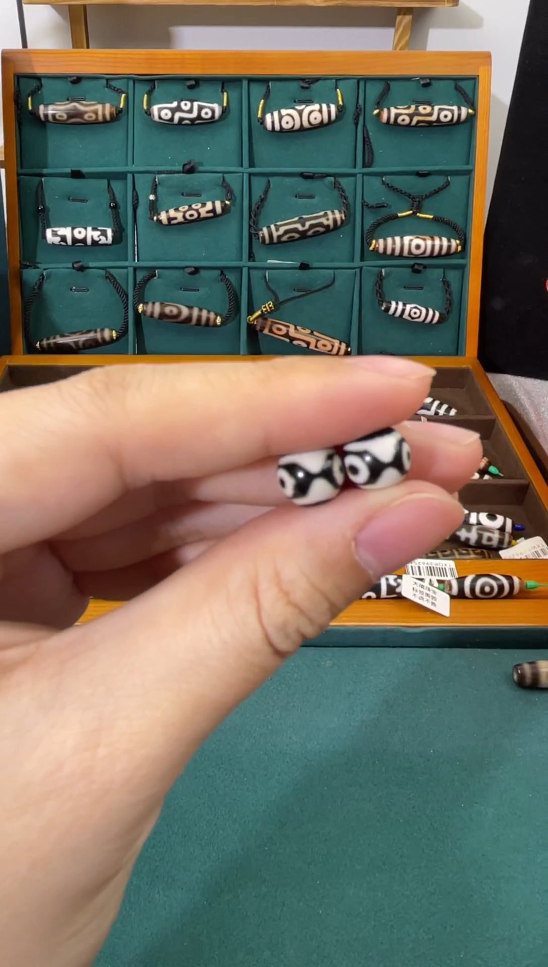 玛瑙/玉髓（覆膜）颈饰未镶嵌2.（微瑕）